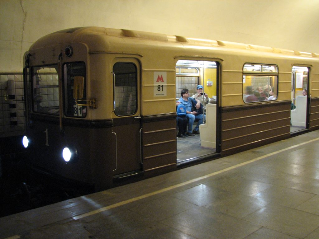 Ретро-поезд Сокольники - вид снаружи